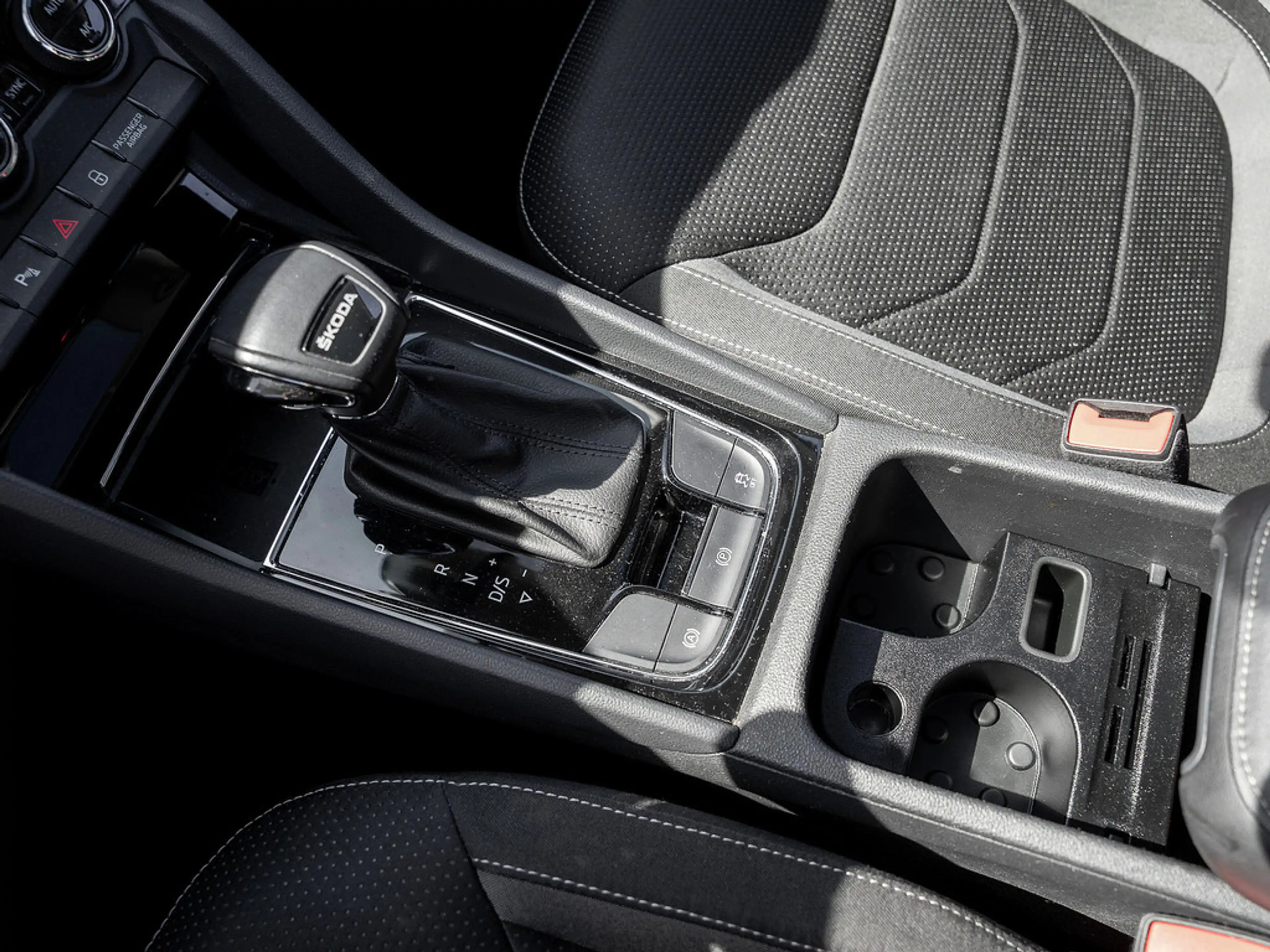 Skoda Kodiaq 2.0 TDI Tour AHK PANO KAM LED ACC SHZ — photo 9