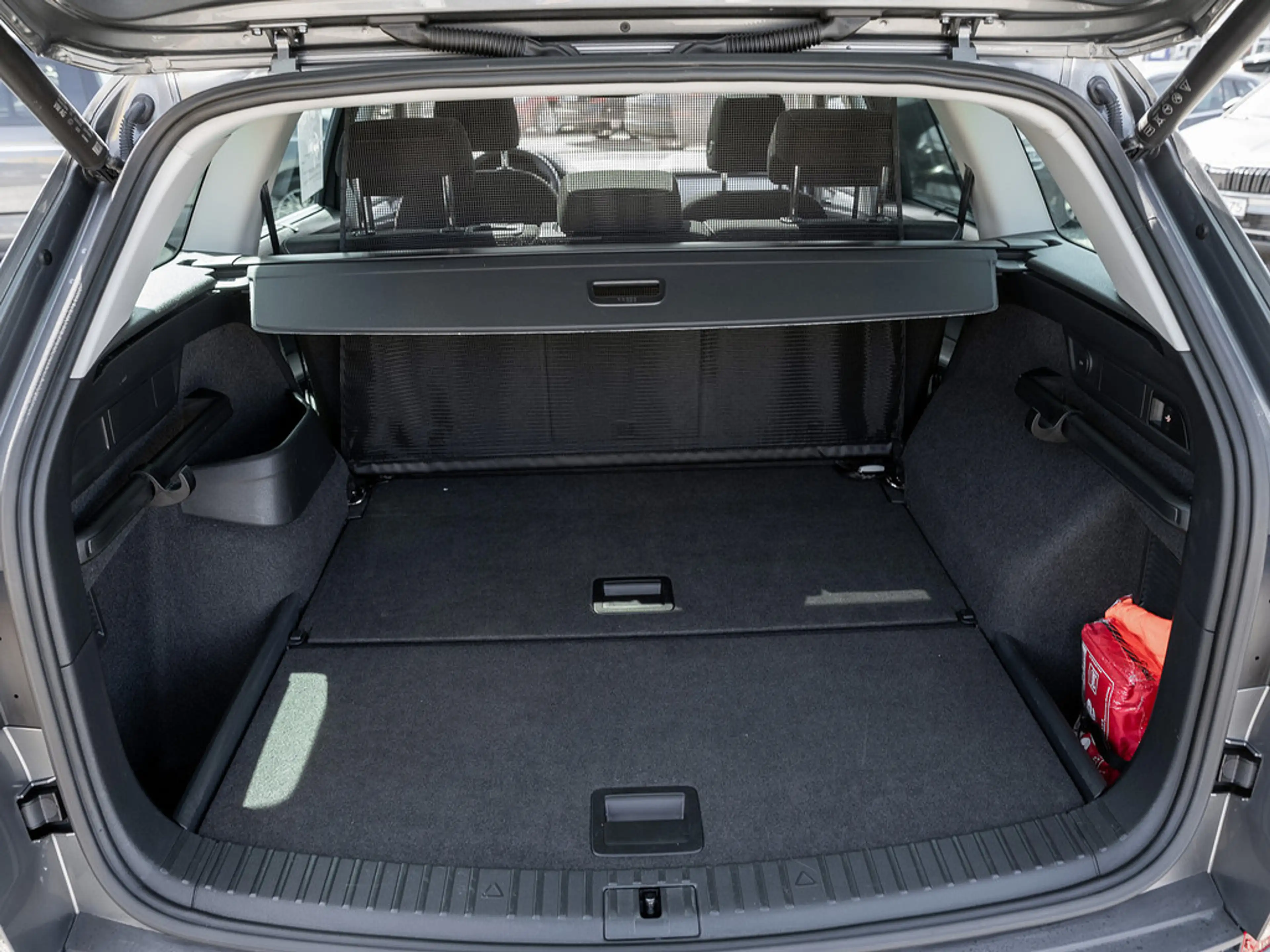Skoda Kodiaq 2.0 TDI Tour AHK PANO KAM LED ACC SHZ — photo 15