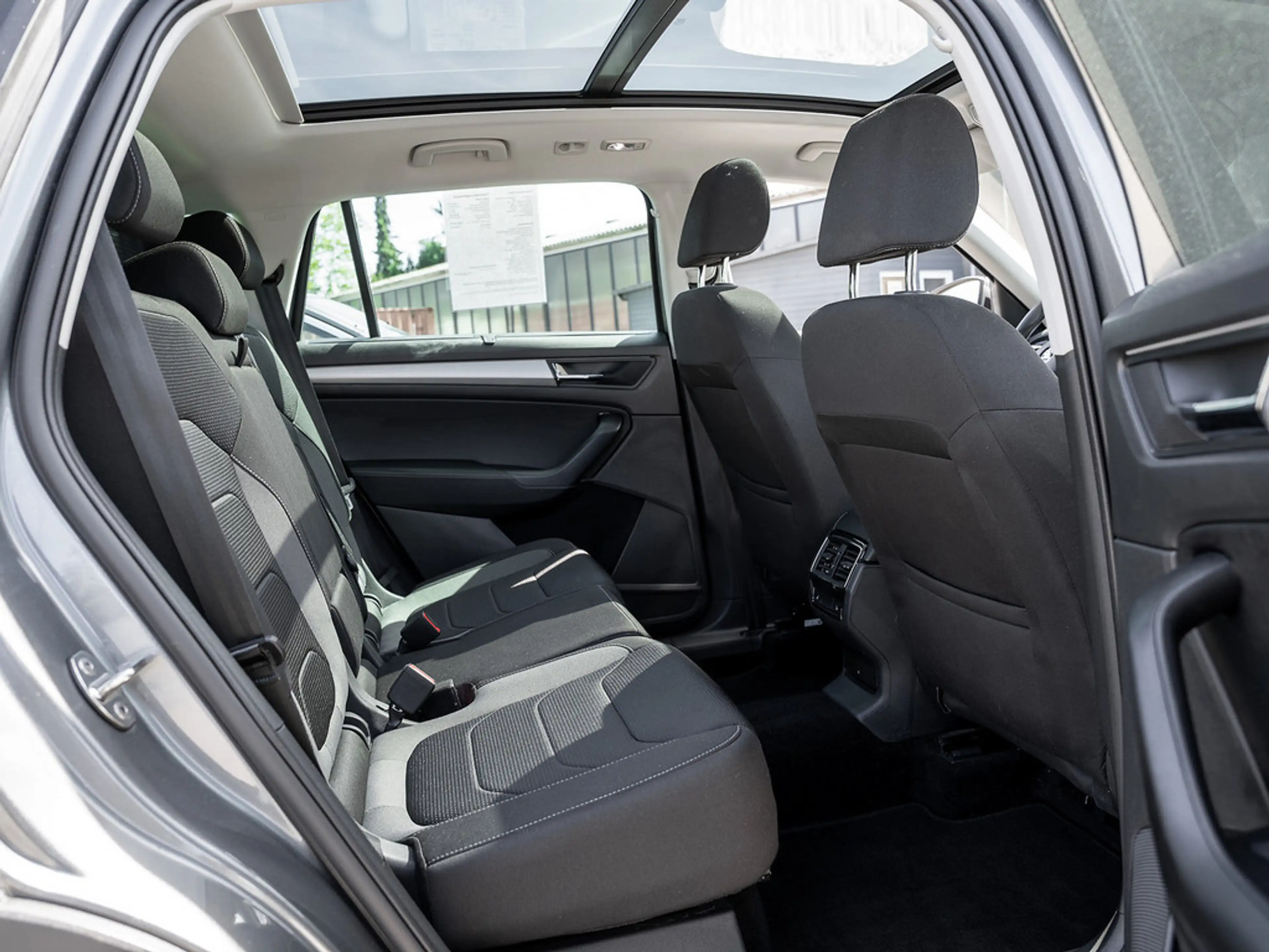 Skoda Kodiaq 2.0 TDI Tour AHK PANO KAM LED ACC SHZ — photo 4