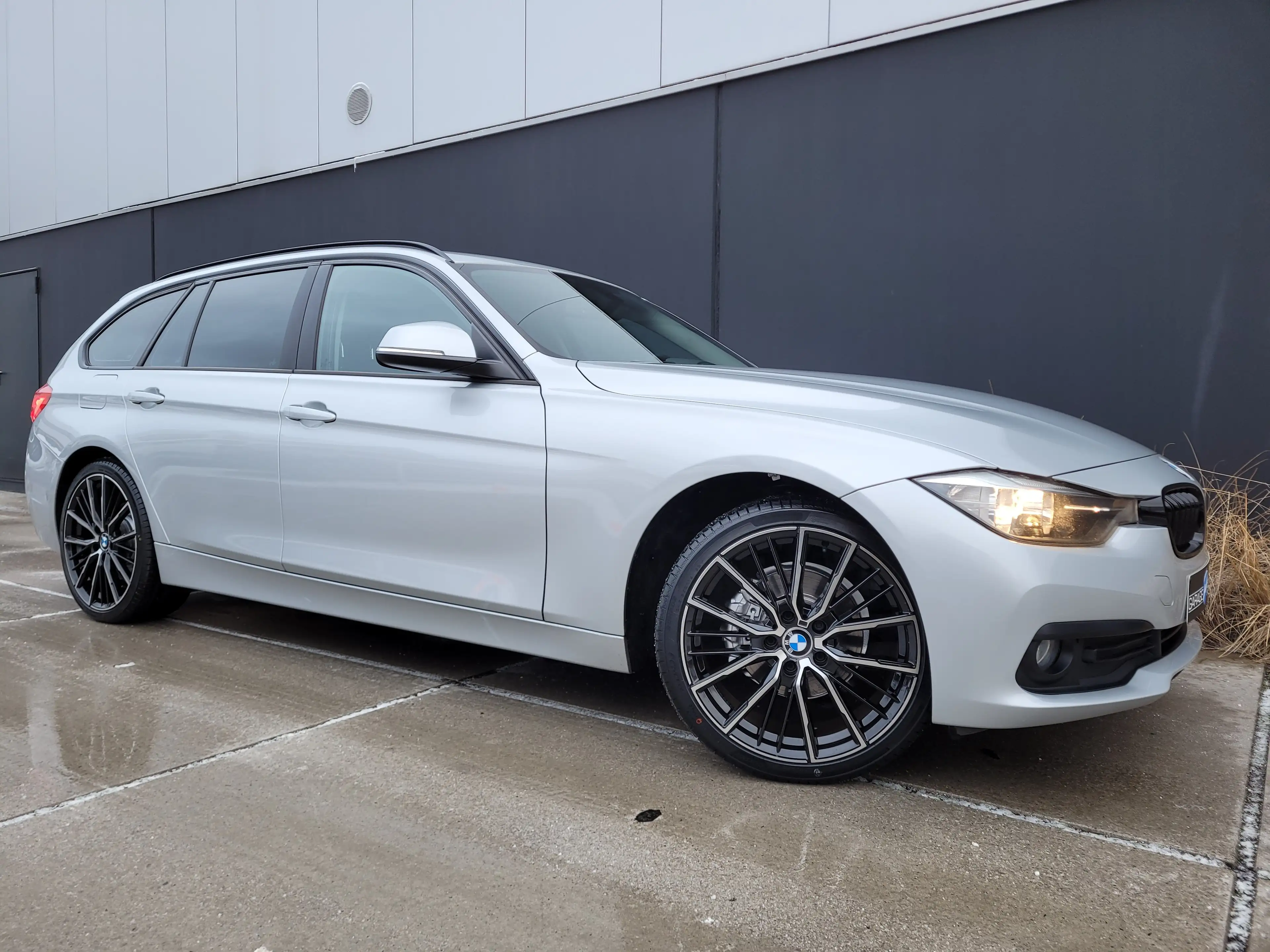 BMW 316 d*NAVI*SPORTSTUUR*PDC*BLUETOOTH*SLECHTS 89.996km!*