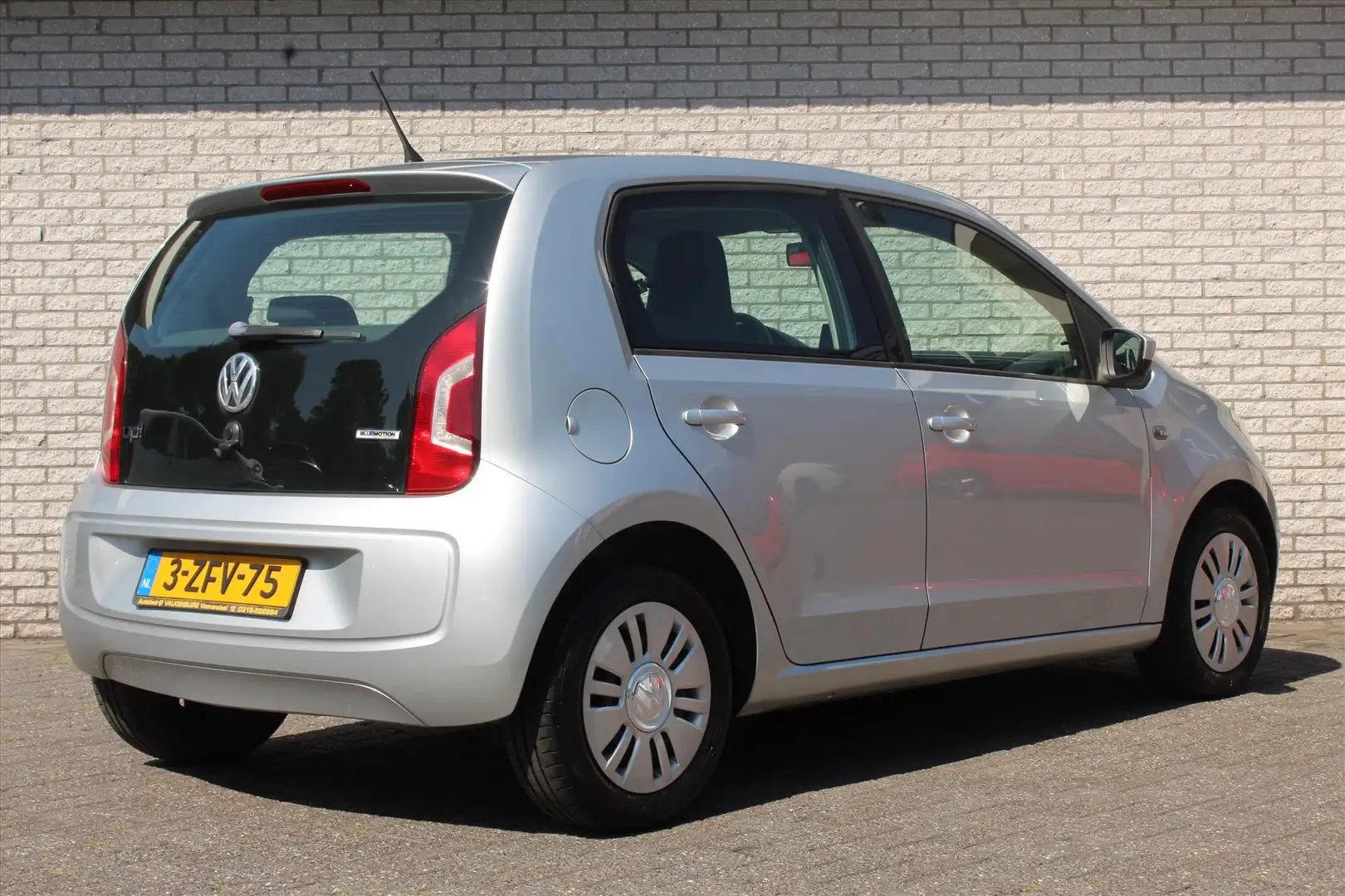 Volkswagen up! 1.0 Move up! BlueMotion | 5deurs | NAVI | Airco | Grijs - 2