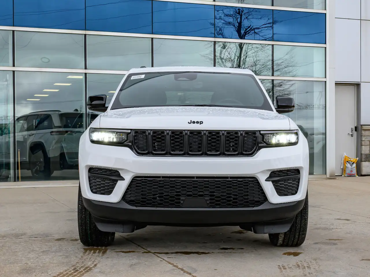 Jeep Grand Cherokee снимка Jeep Grand Cherokee