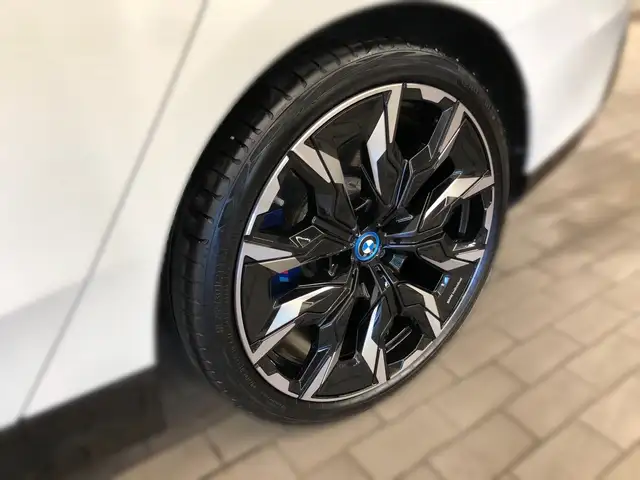 BMW 550 e xDrive Ansicht 3