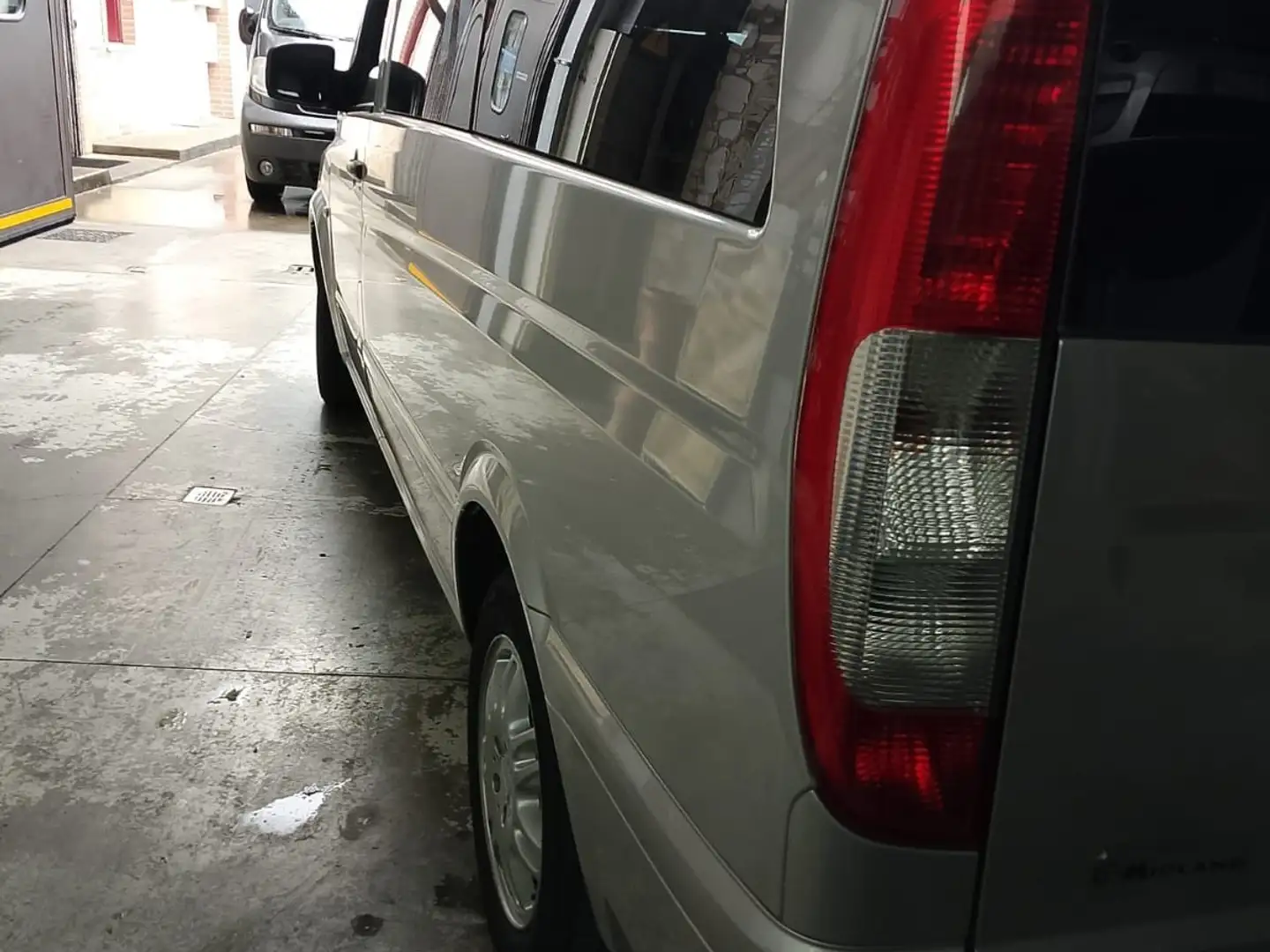 Mercedes-Benz Vito Grigio - 2