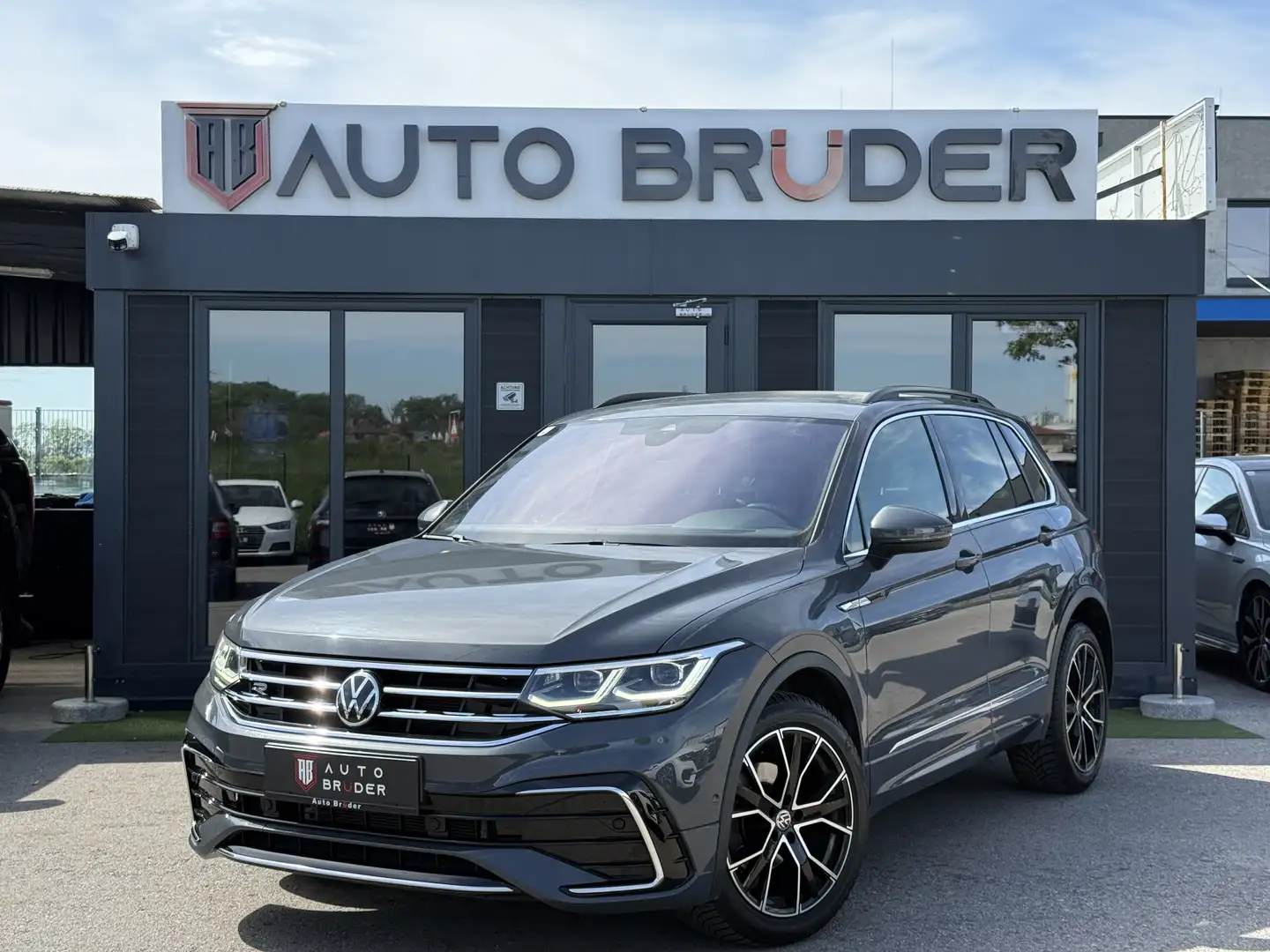 Volkswagen Tiguan R-Line - 1