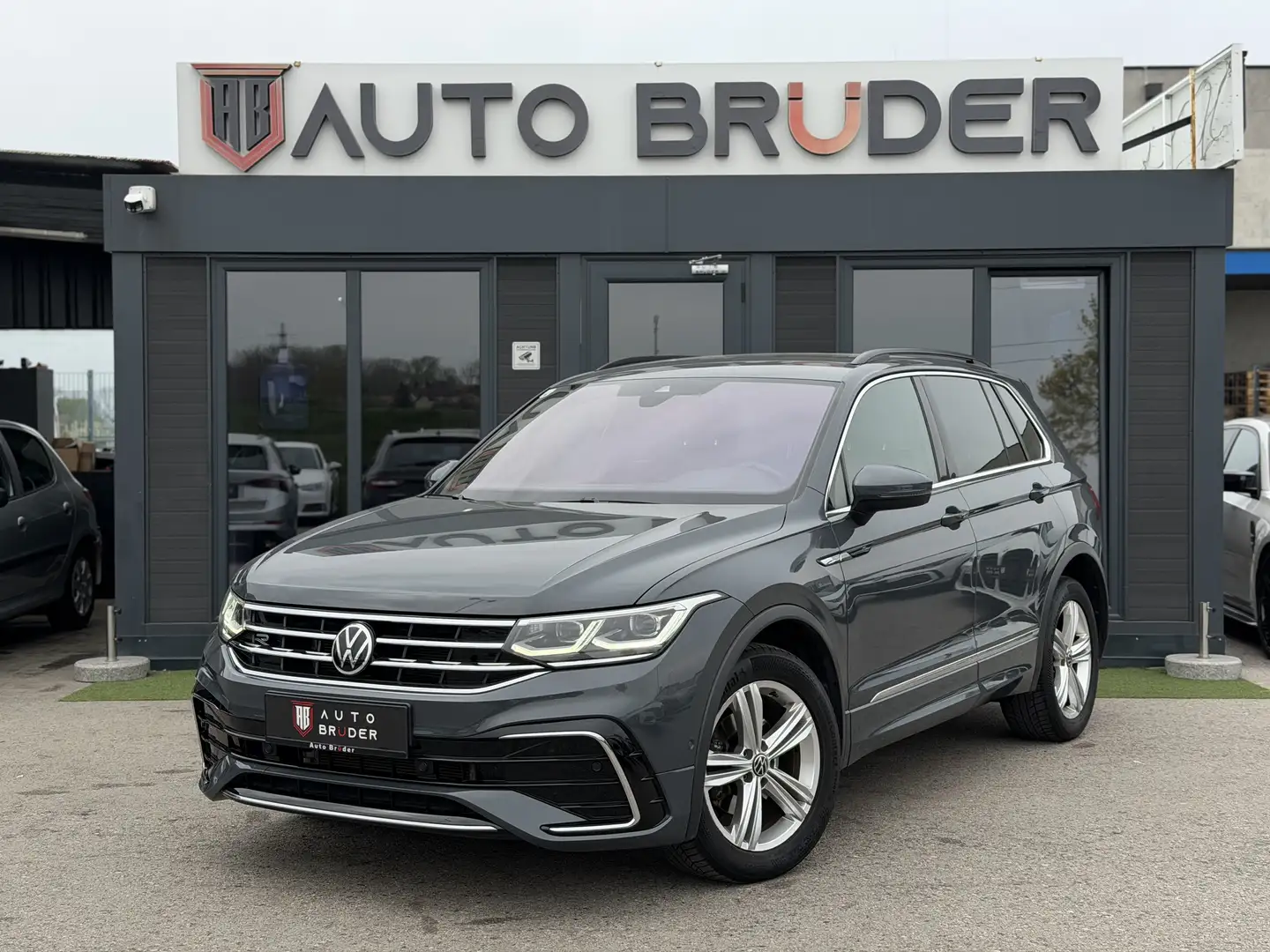 Volkswagen Tiguan 2,0 TDI R-Line DSG |Assistent Paket Plus Grau - 1