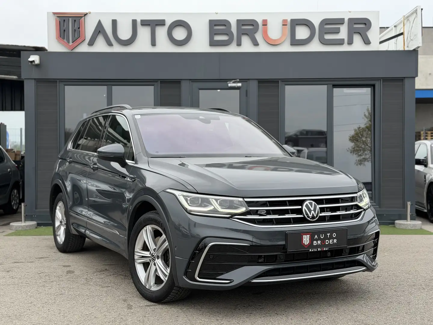Volkswagen Tiguan 2,0 TDI R-Line DSG |Assistent Paket Plus Grau - 2