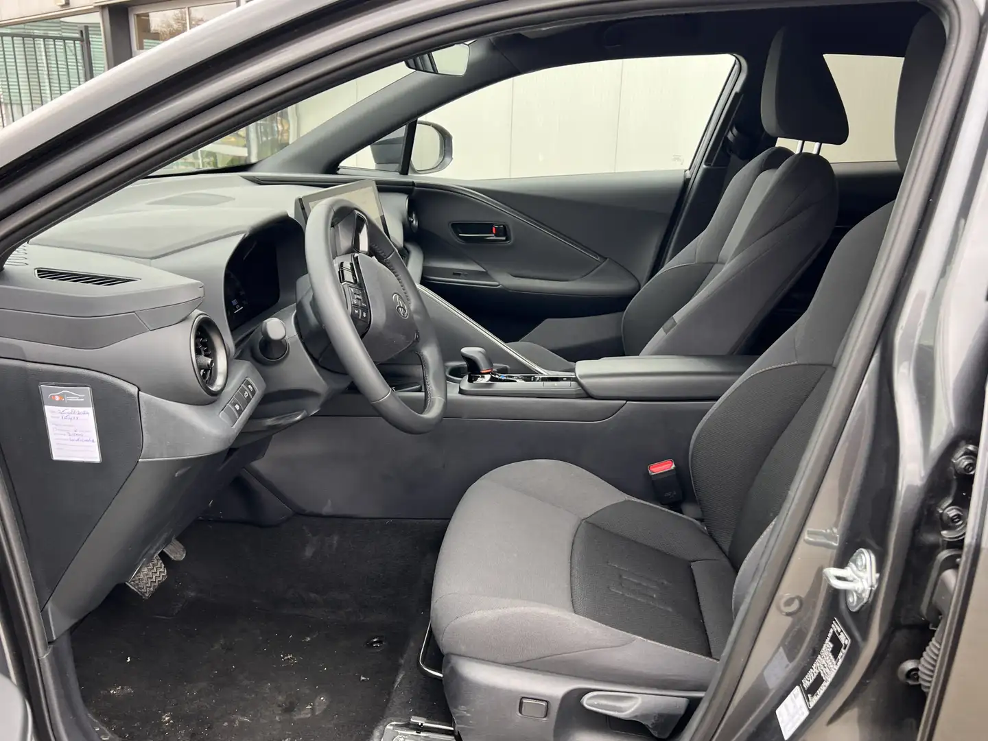 Toyota C-HR 1.8 Hybrid 140 First Edition | Dode hoek detectie Grijs - 2