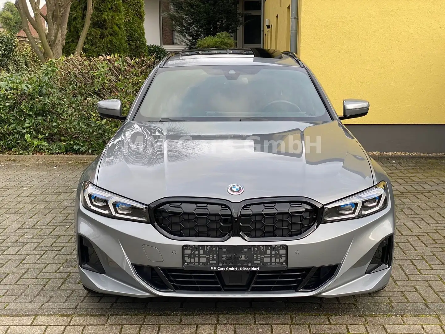 BMW 330 d Touring xDrive HUD|Pano|ACC|Curved|StHzg Grey - 1
