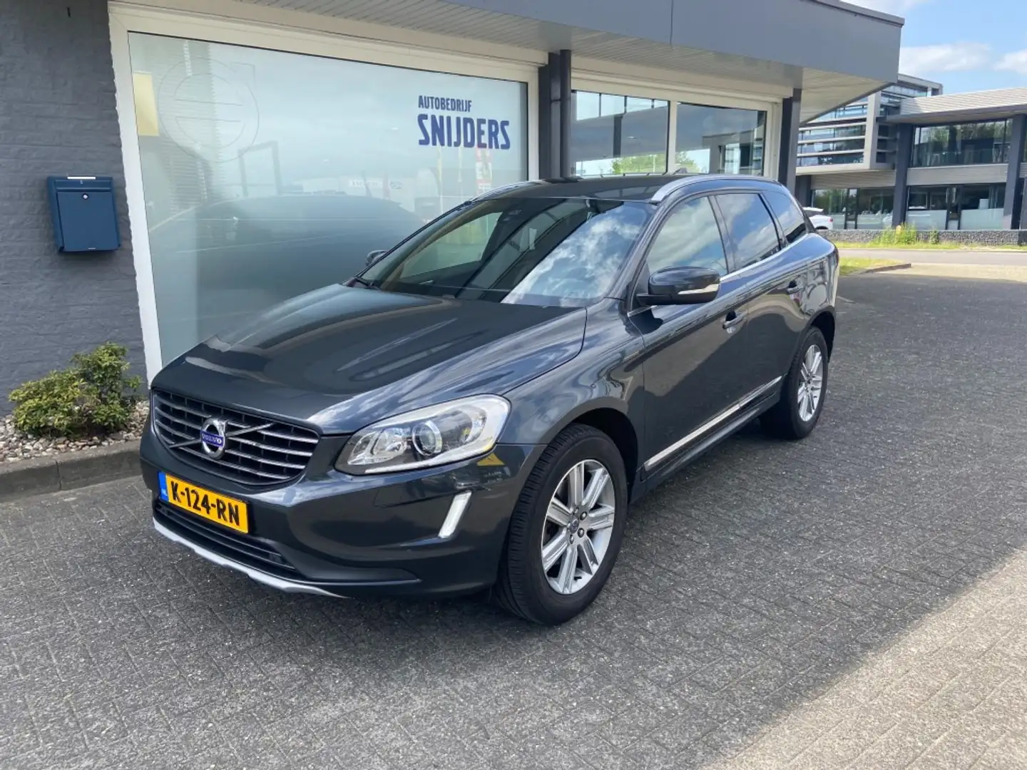 Volvo XC60 2.0 T5 SUMMUM Geartronic Gris - 1