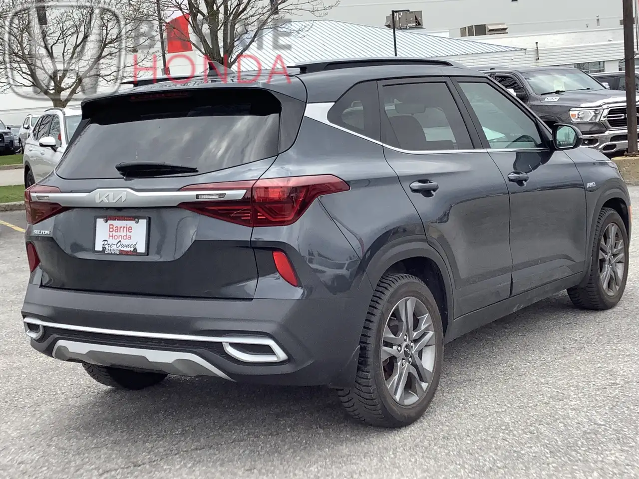 Kia Seltos снимка Kia Seltos