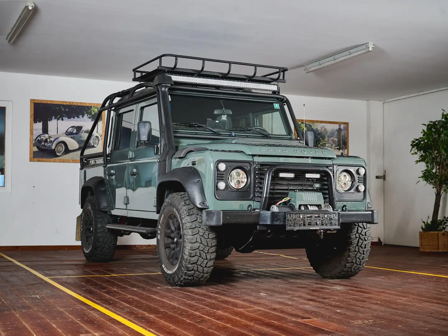 Land Rover Defender 110" DCPU Verde - 2