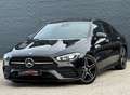 Mercedes-Benz CLA 180 CLA 180 AMG LINE /CarPlay/Led/Pdc/Cam./PackNight/ Zwart - thumbnail 1