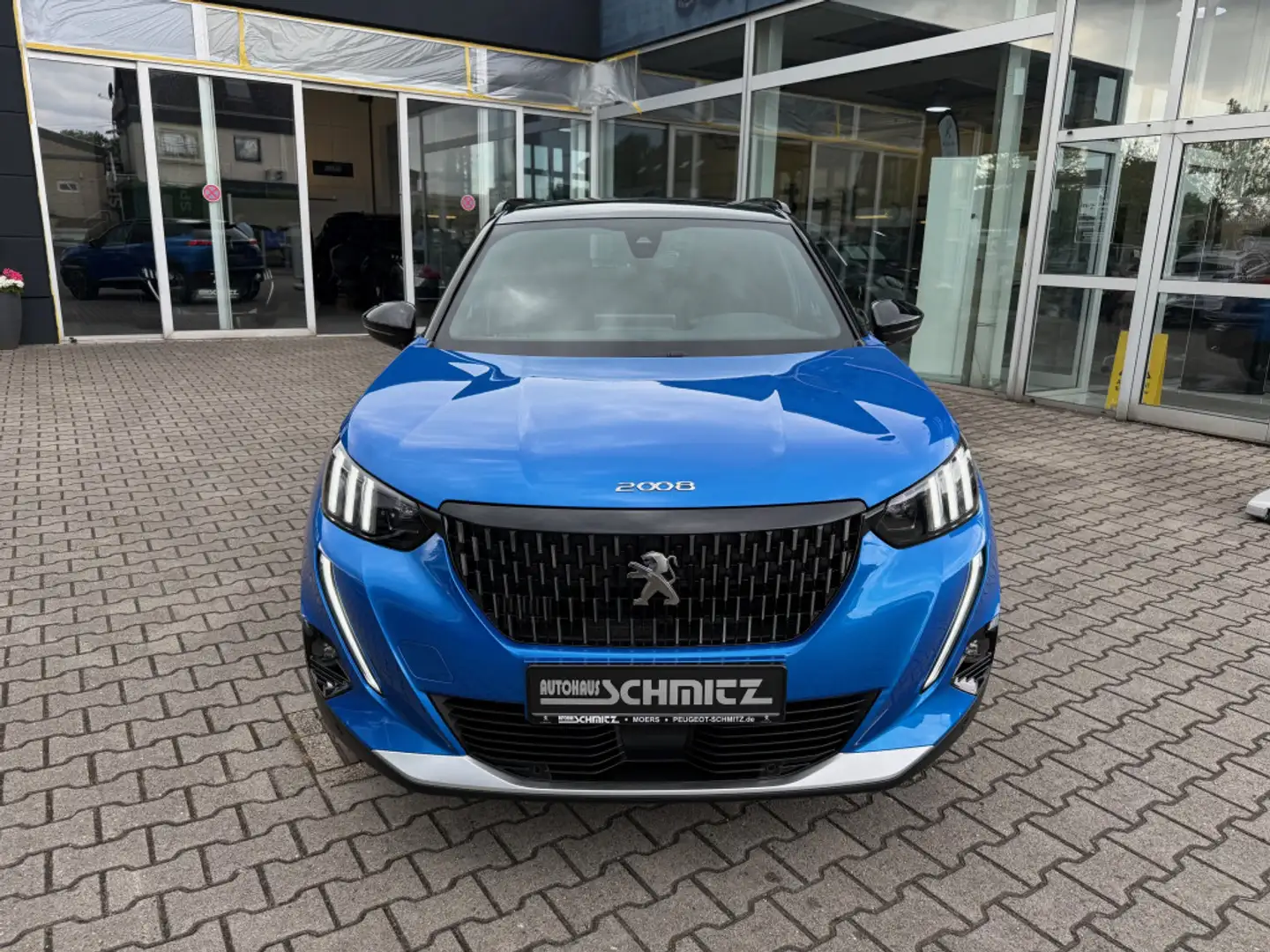Peugeot 2008 GT Automatik 130 Blau - 2