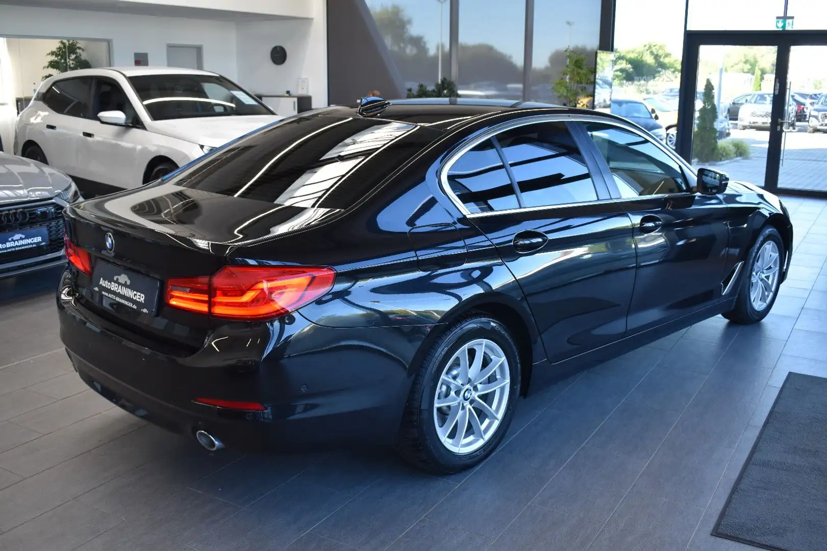 BMW 520 i Limousine Aut. LED~Navi~Leder~RFKamera Schwarz - 2