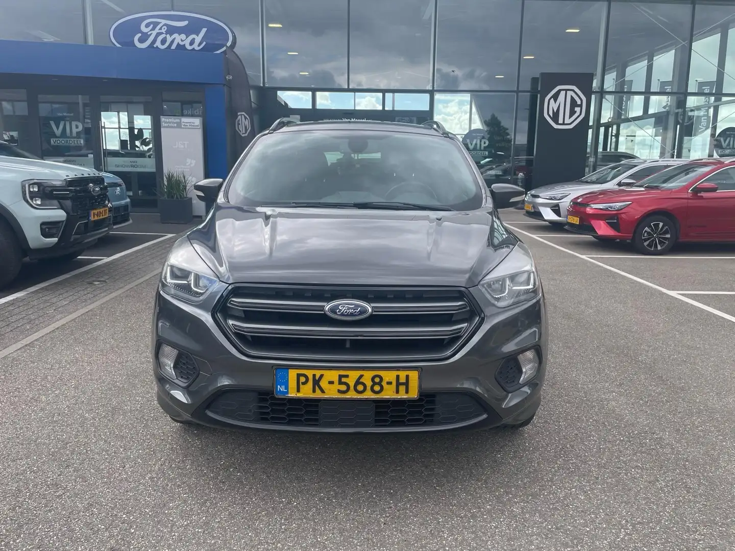 Ford Kuga 1.5 EcoBoost ST Line 150 pk Grau - 2