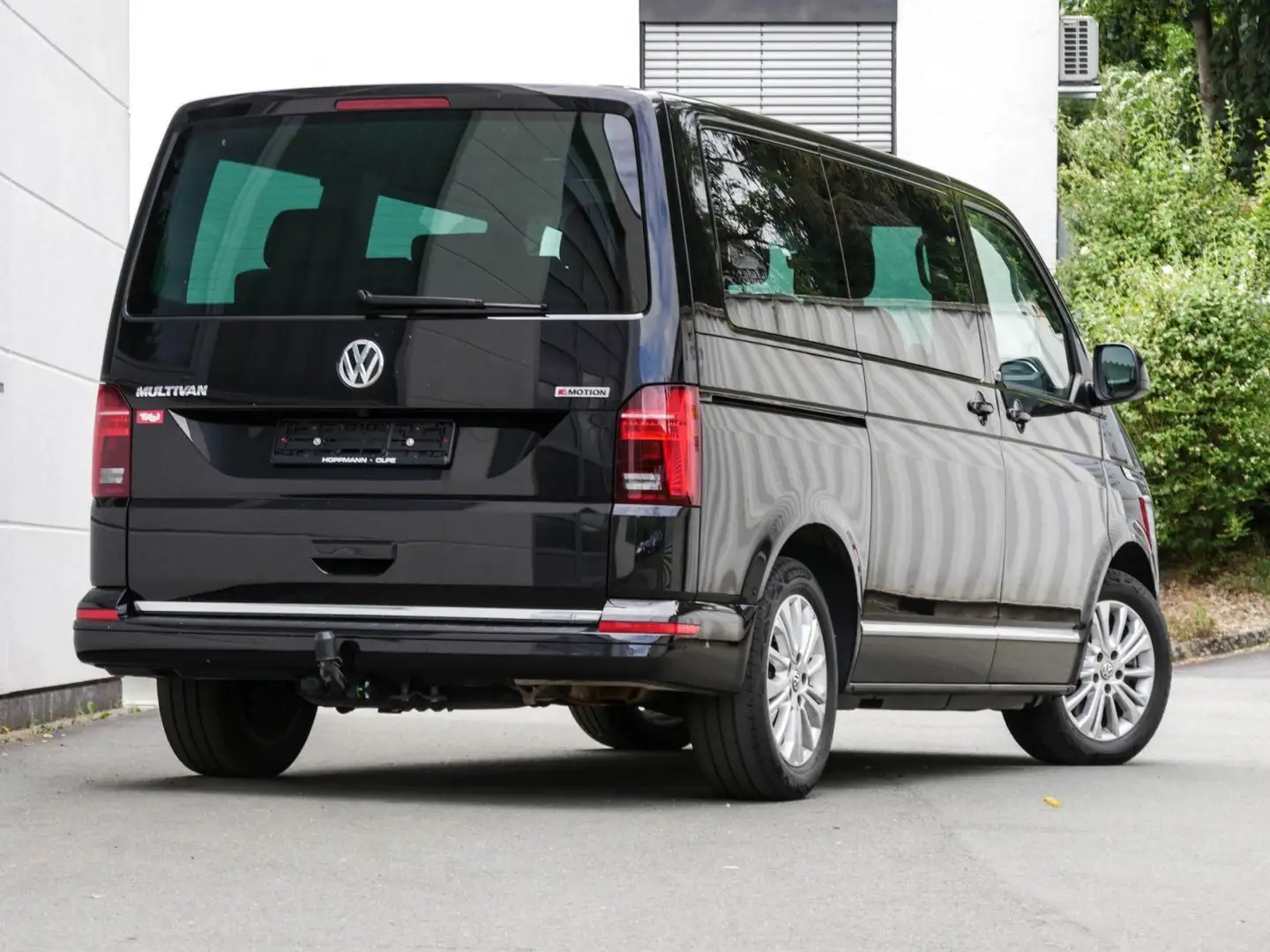 Volkswagen T6.1 Multivan 2.0 TDI 4M AHK DCC Kamera Navi ACC Schwarz - 2