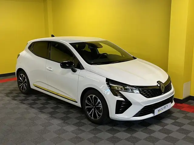 Renault Clio view 2
