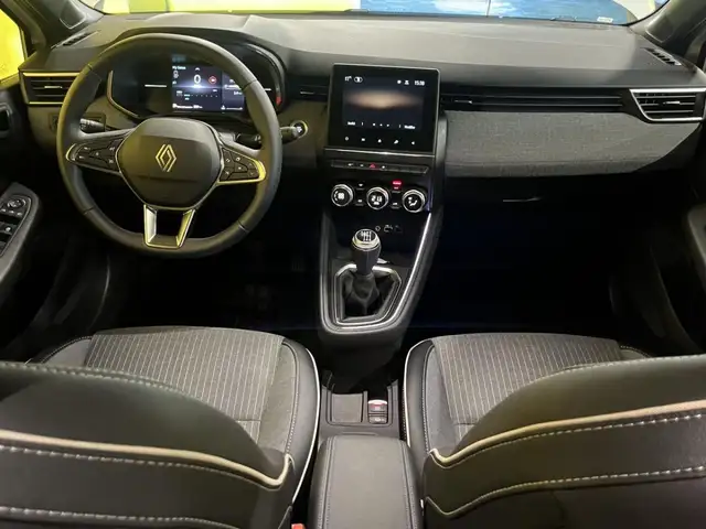 Renault Clio view 9
