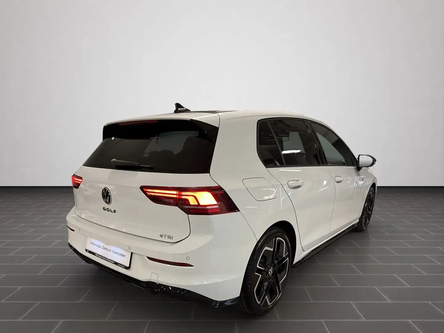 Volkswagen Golf VIII 1,5 eTSI DSG R-Line, Navi, Sitzh., HUD Blanc - 2