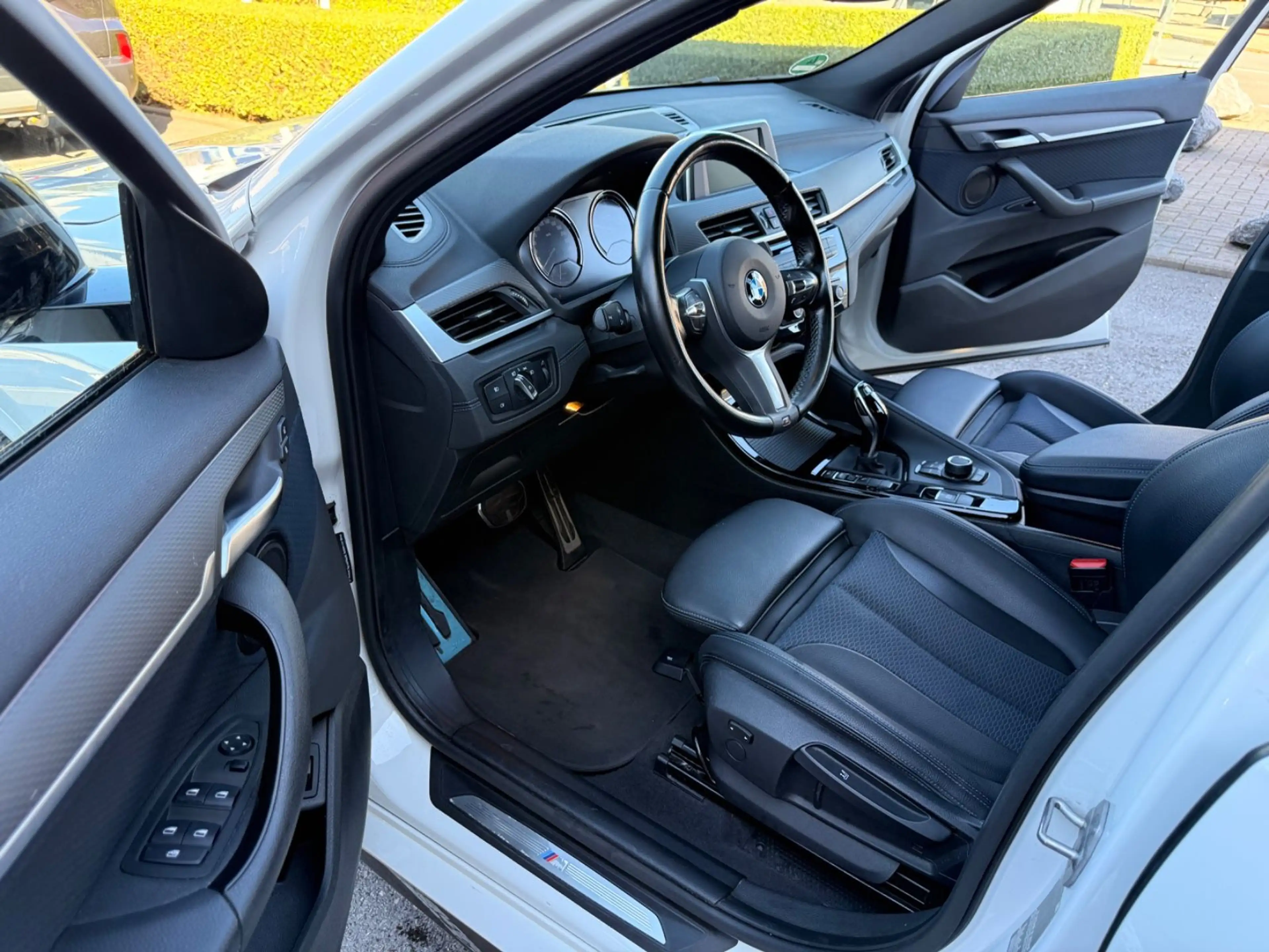 BMW X2 sDrive 18 d M Sport 2.HD*PANO*LED*LEDER*18ALU — photo 11