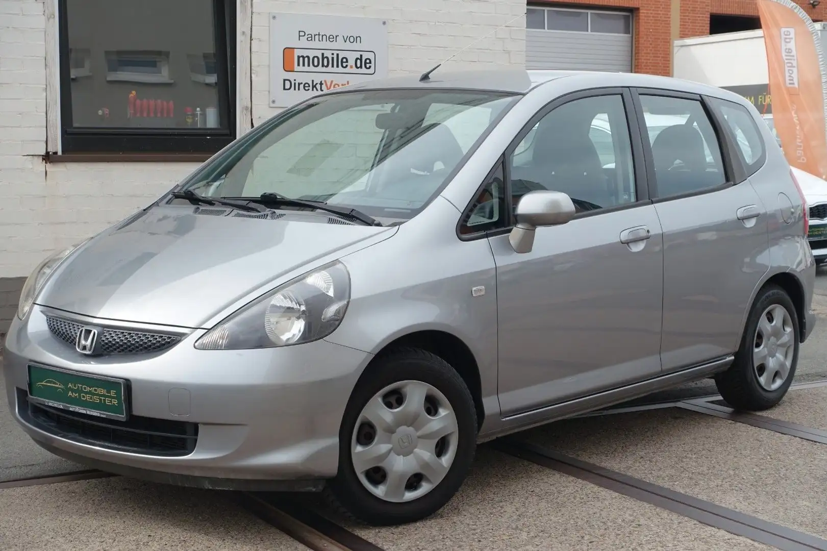 Honda Jazz 1.2 Cool*KLIMA*ZV*eFh*SERVO*TÜV+SERVICE NEU Silber - 2