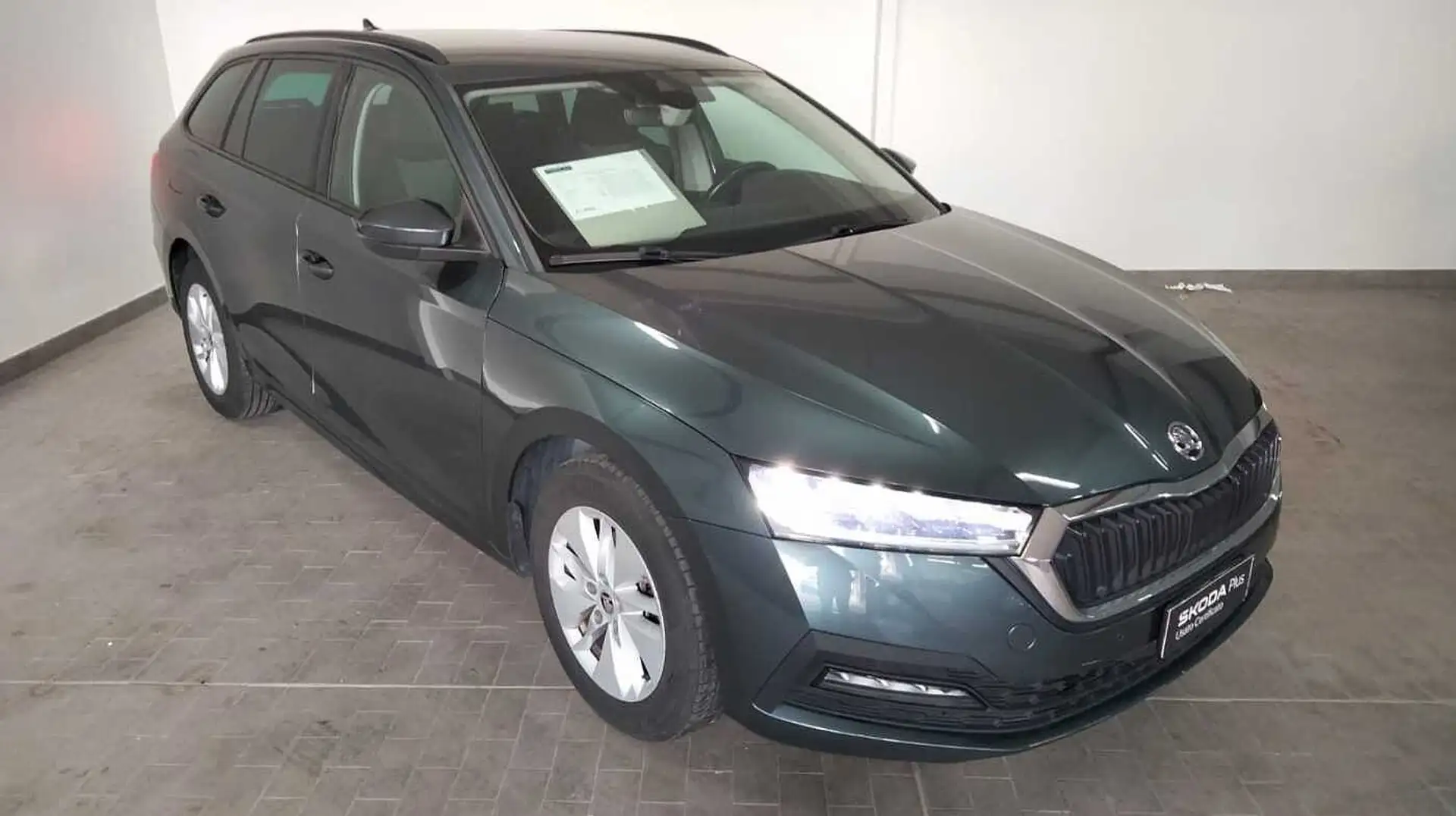 Skoda Octavia 4ª serie 2.0 TDI EVO SCR Wagon Executive Gris - 1