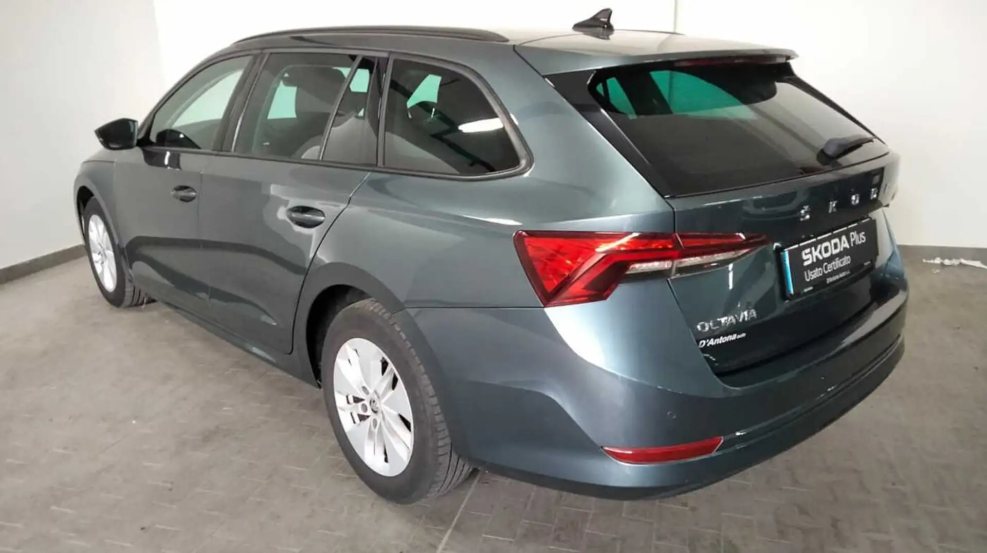 Skoda Octavia 4ª serie 2.0 TDI EVO SCR Wagon Executive Gris - 2