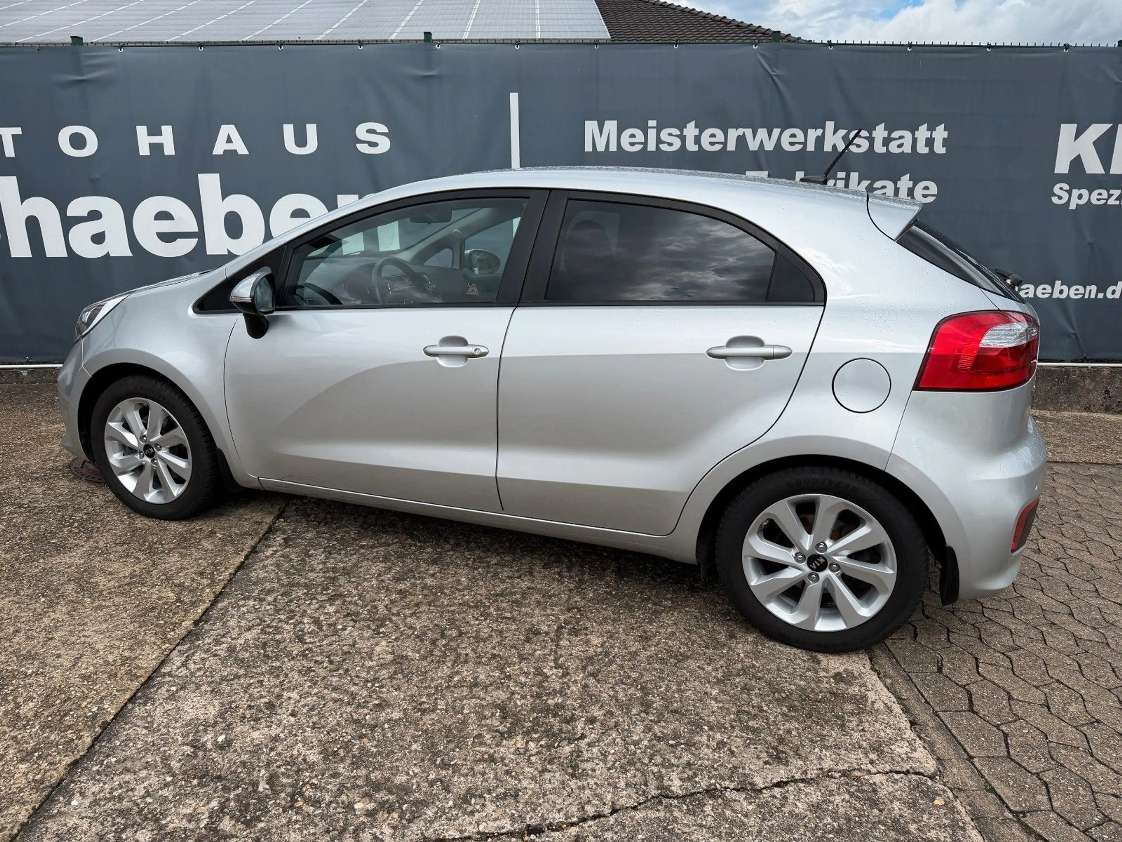 Kia Rio 1.4 UEFA EURO 2016 — photo 5