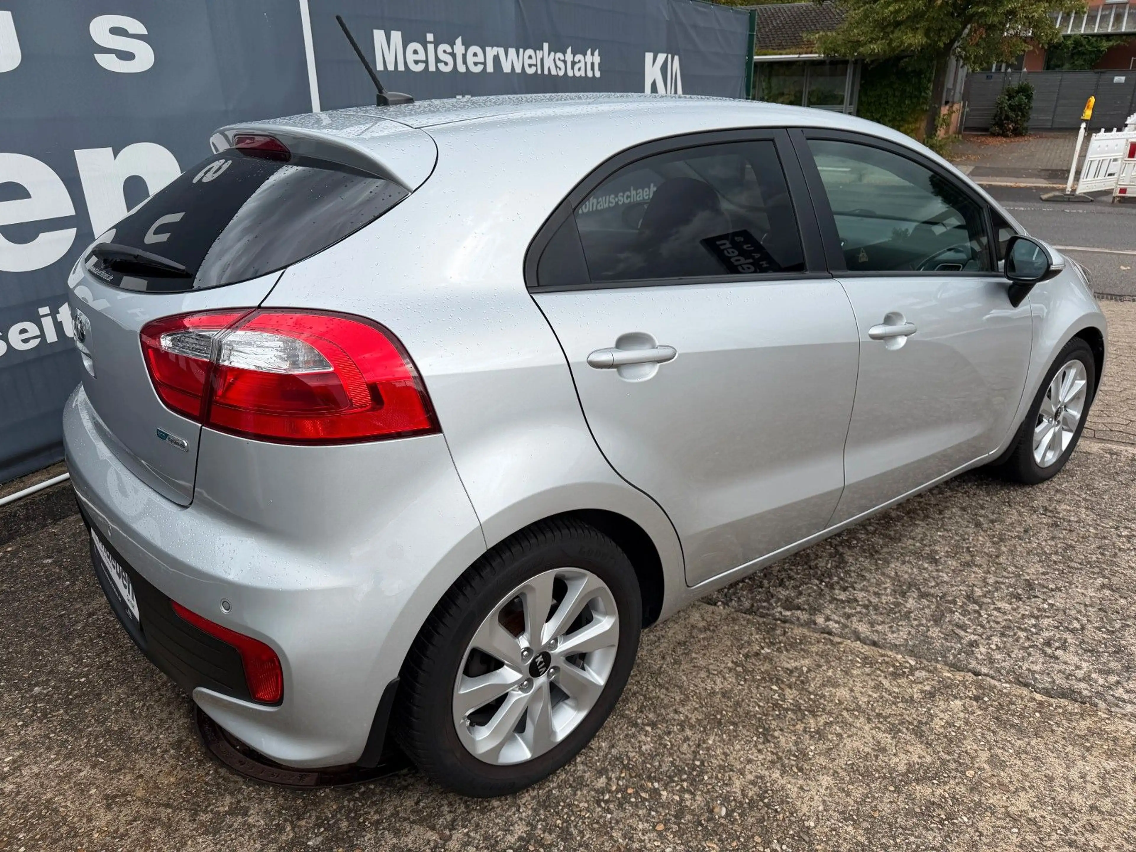 Kia Rio 1.4 UEFA EURO 2016 — photo 8