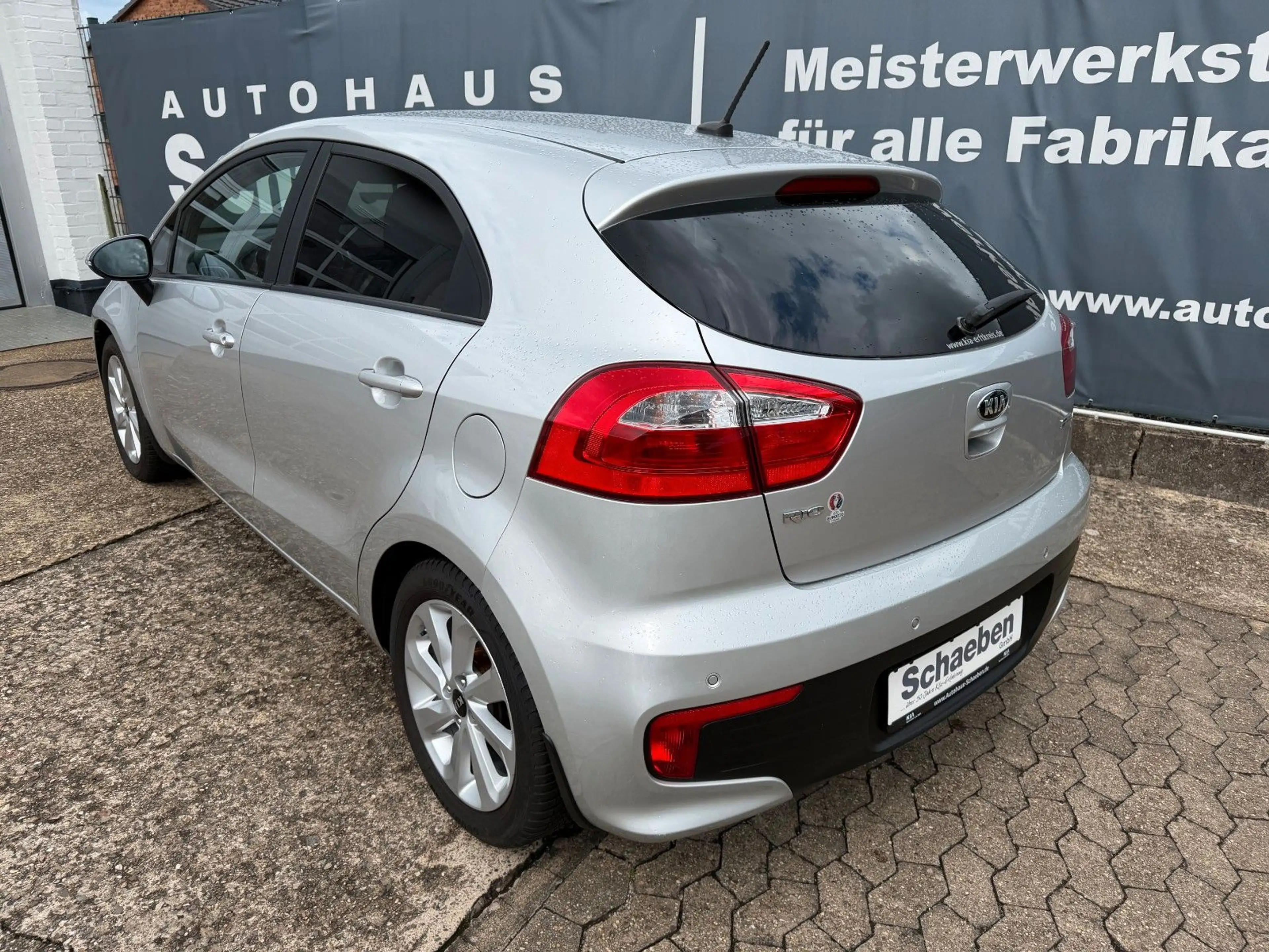 Kia Rio 1.4 UEFA EURO 2016 — photo 6