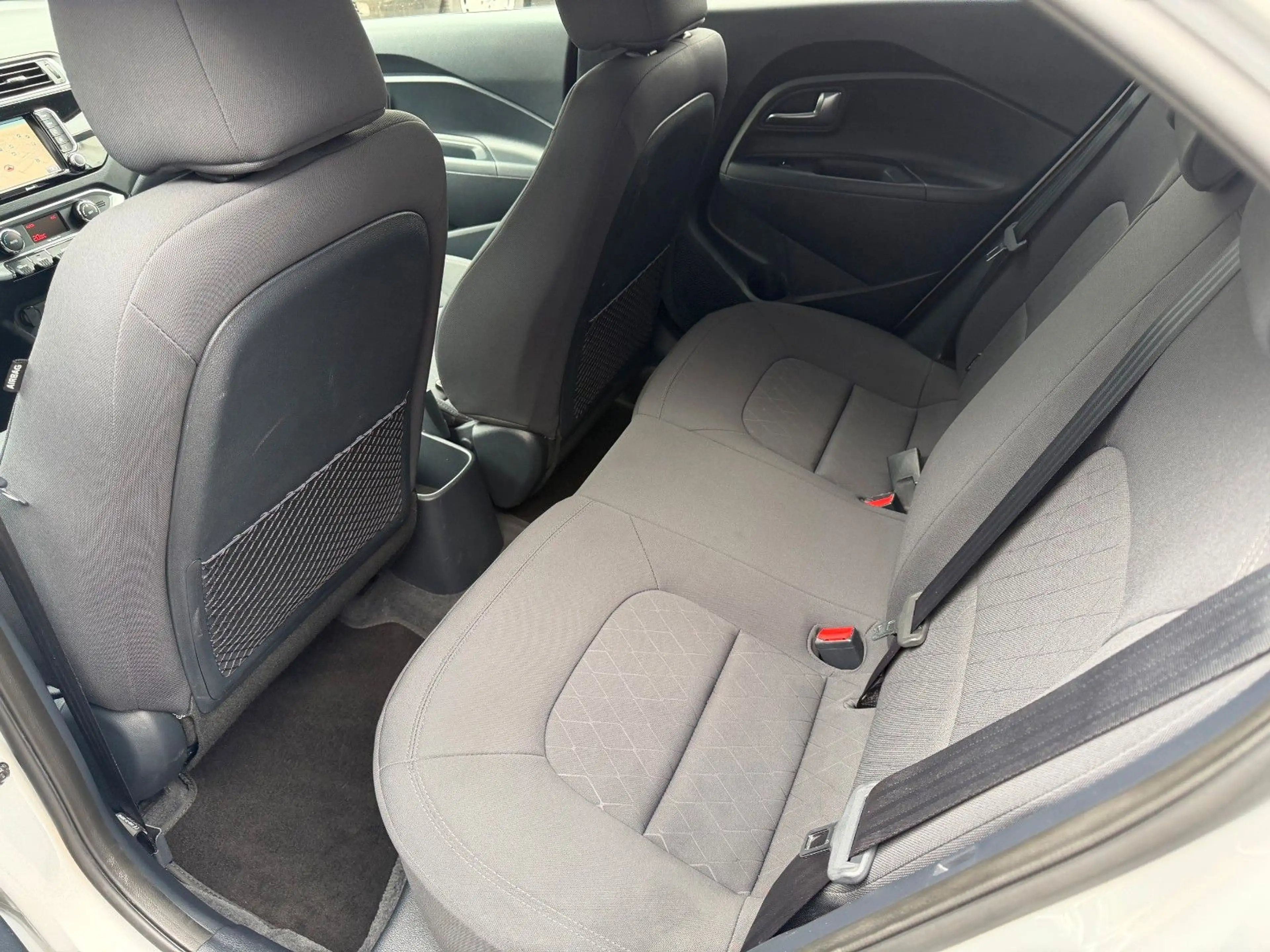 Kia Rio 1.4 UEFA EURO 2016 — photo 11