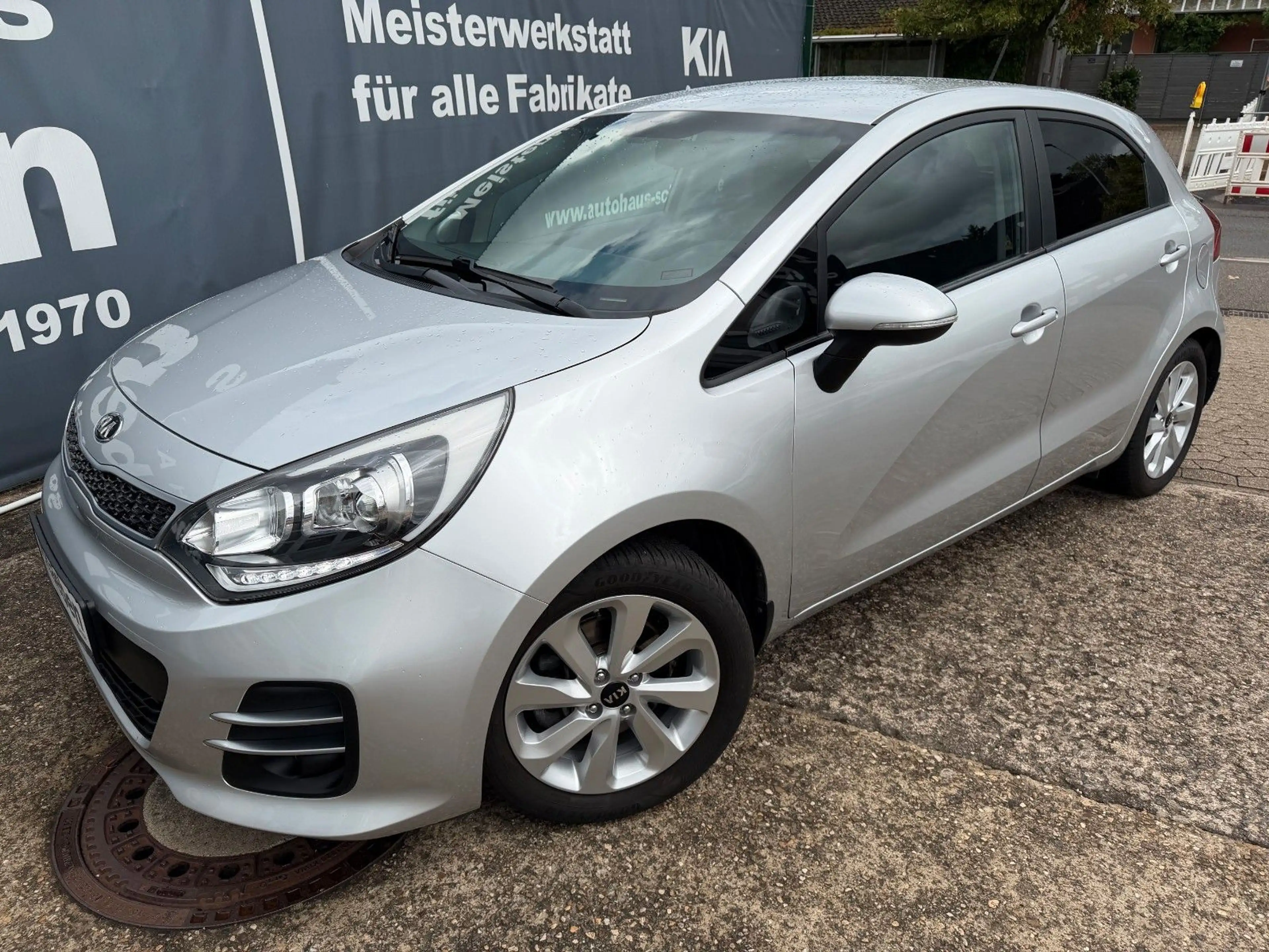 Kia Rio 1.4 UEFA EURO 2016 — photo 3
