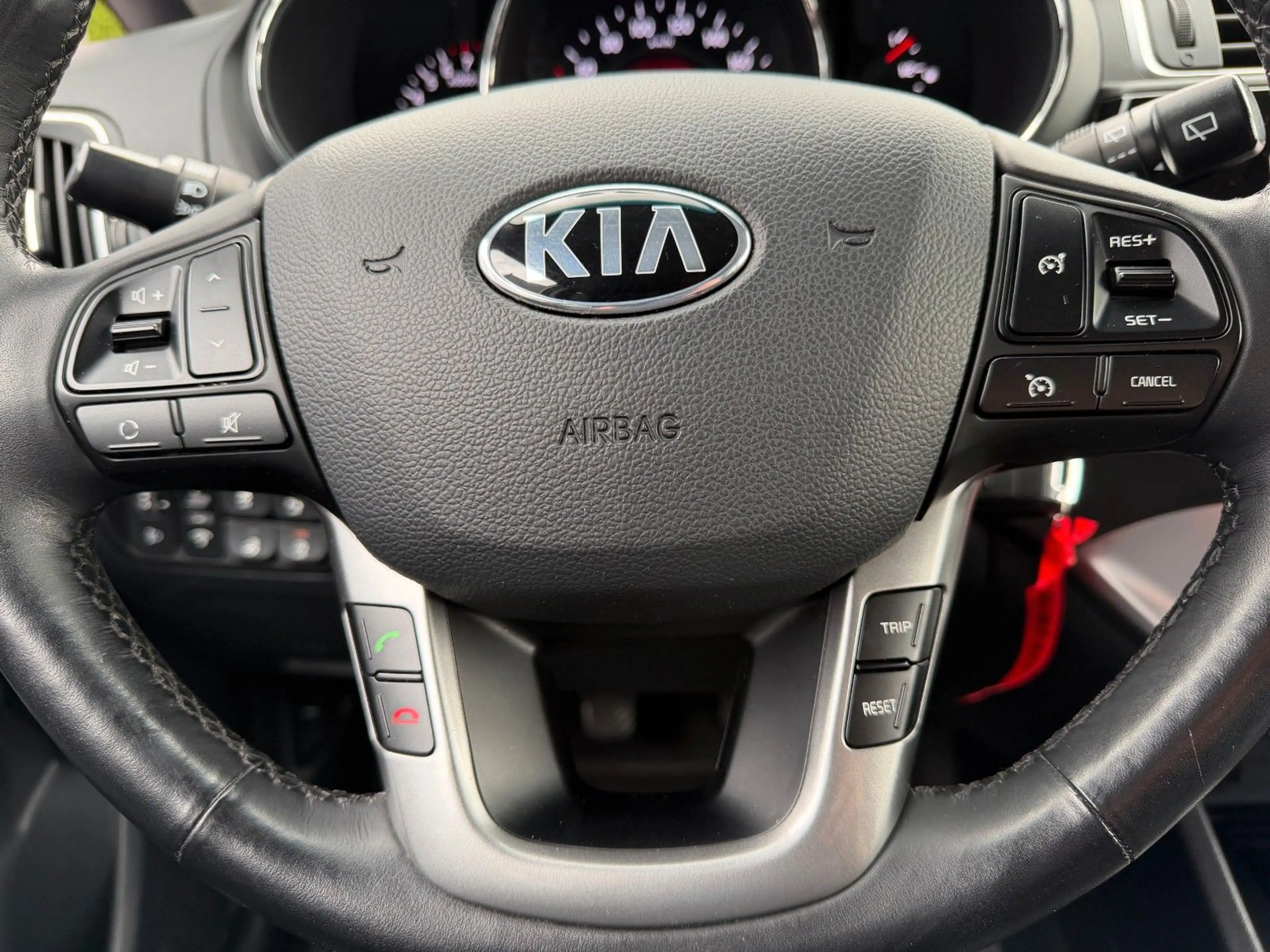 Kia Rio 1.4 UEFA EURO 2016 — photo 13