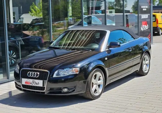 Audi A4 Cabriolet view 6