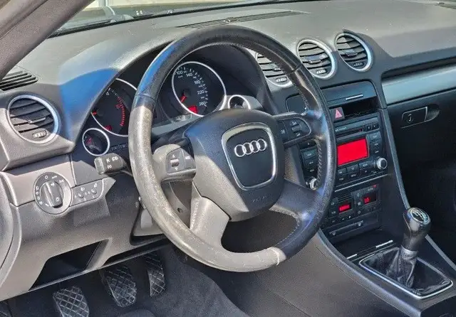 Audi A4 Cabriolet view 14