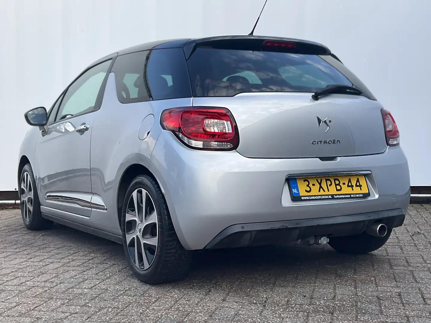 Citroen DS3 1.2 VTi Chic 1e Eig Afn.Trekhaak Nav/Cruise Clima Gris - 2