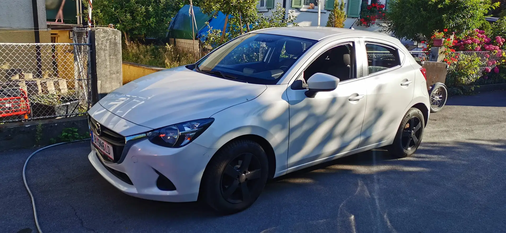 Mazda 2 Mazda 2 G75 Emotion Emotion Weiß - 1