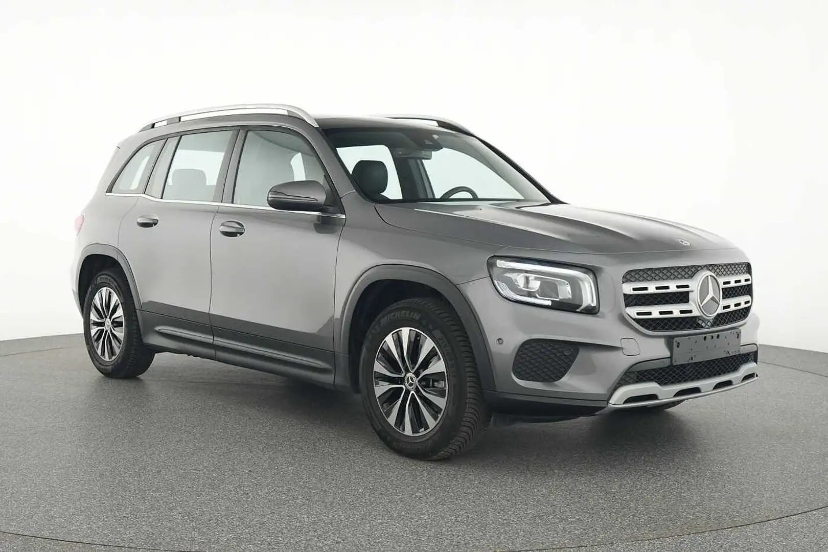 Mercedes-Benz GLB 200 d Grijs - 2
