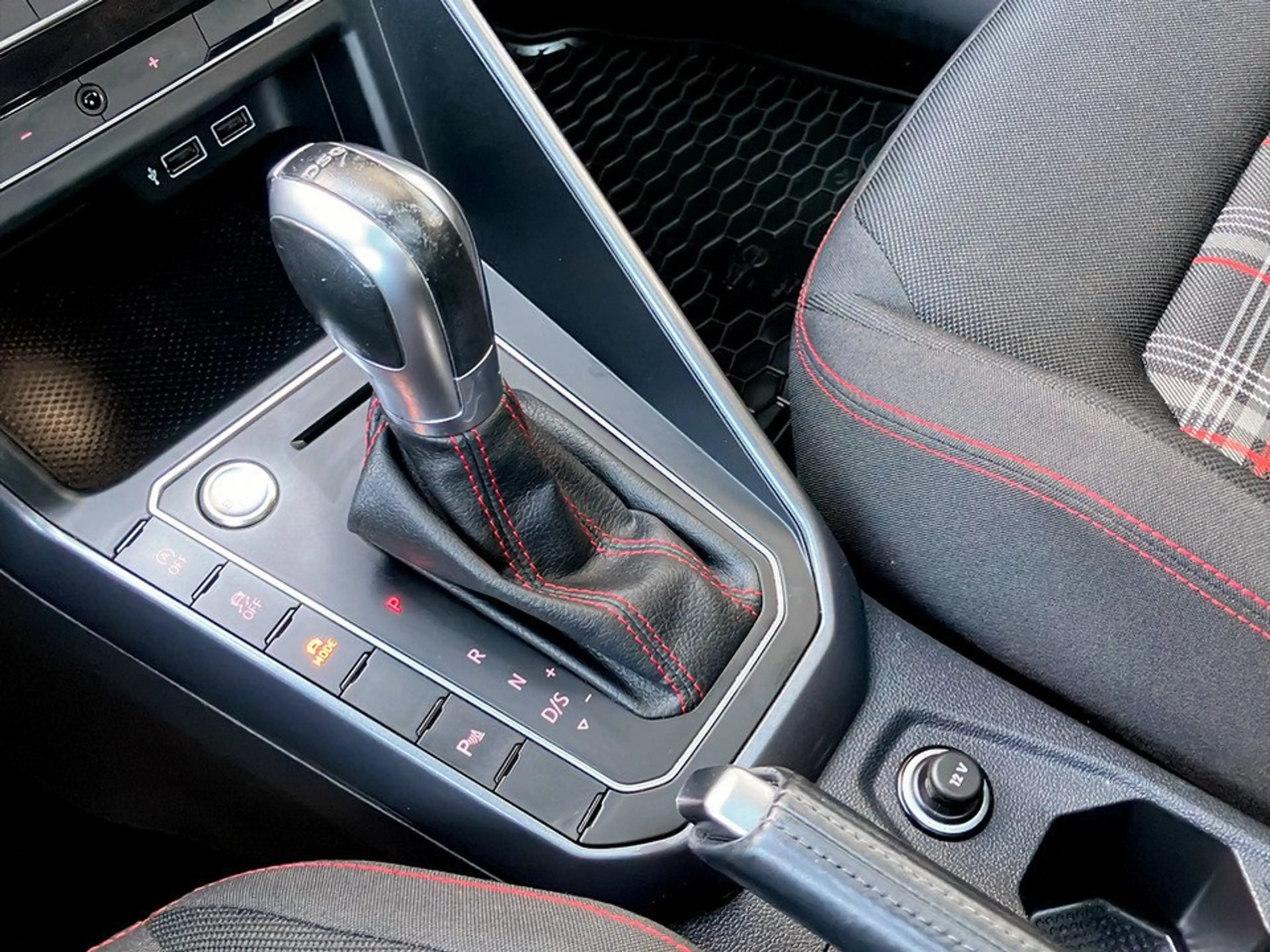 Volkswagen Polo GTI Polo VI 2.0 TSI GTI LED+NAVI+Pano+RADAR+RFK+LM — photo 16