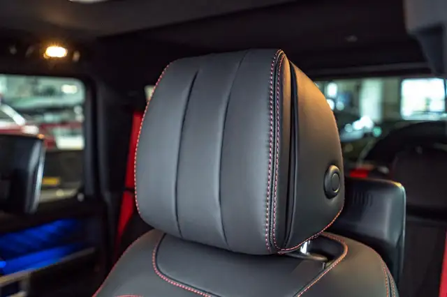 Mercedes-Benz G-Class view 29