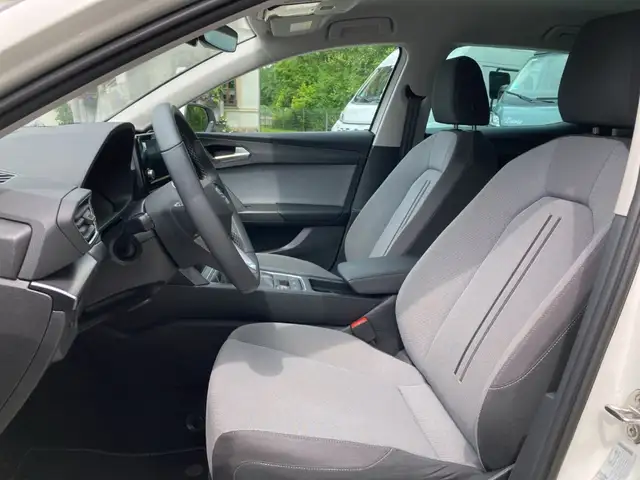 Seat Leon view 9