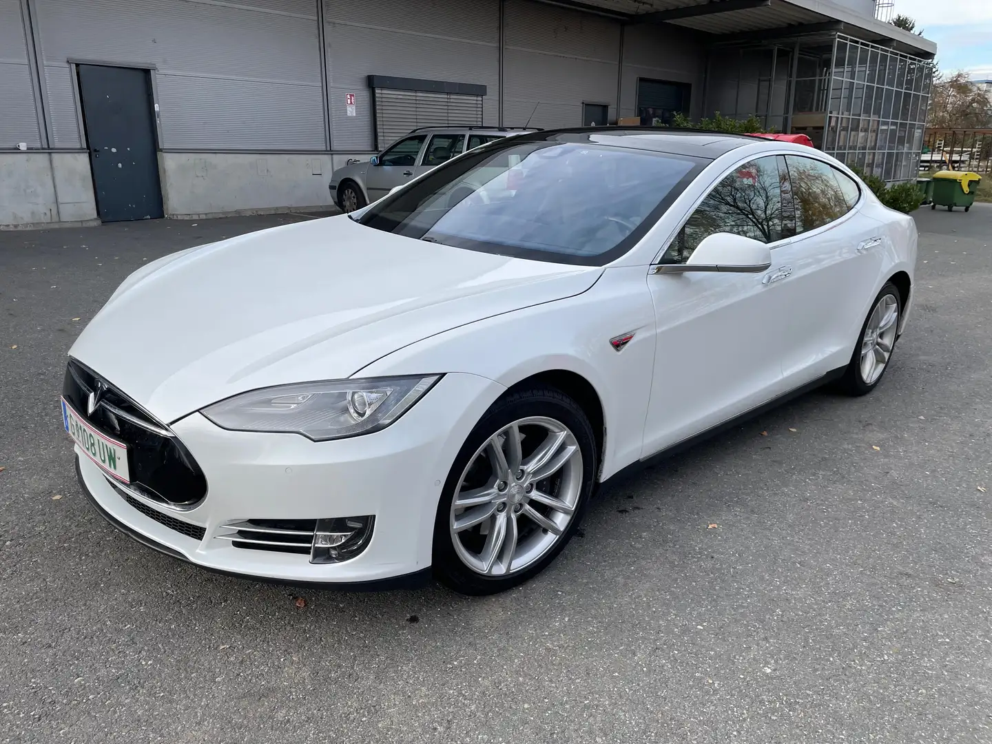 Tesla Model S 85 Weiß - 1