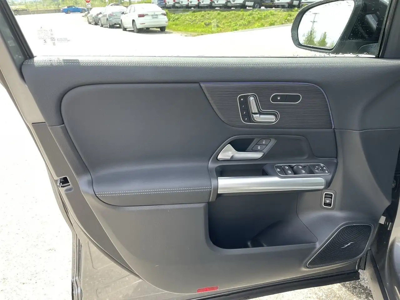 Mercedes-Benz GLA снимка Mercedes-Benz GLA