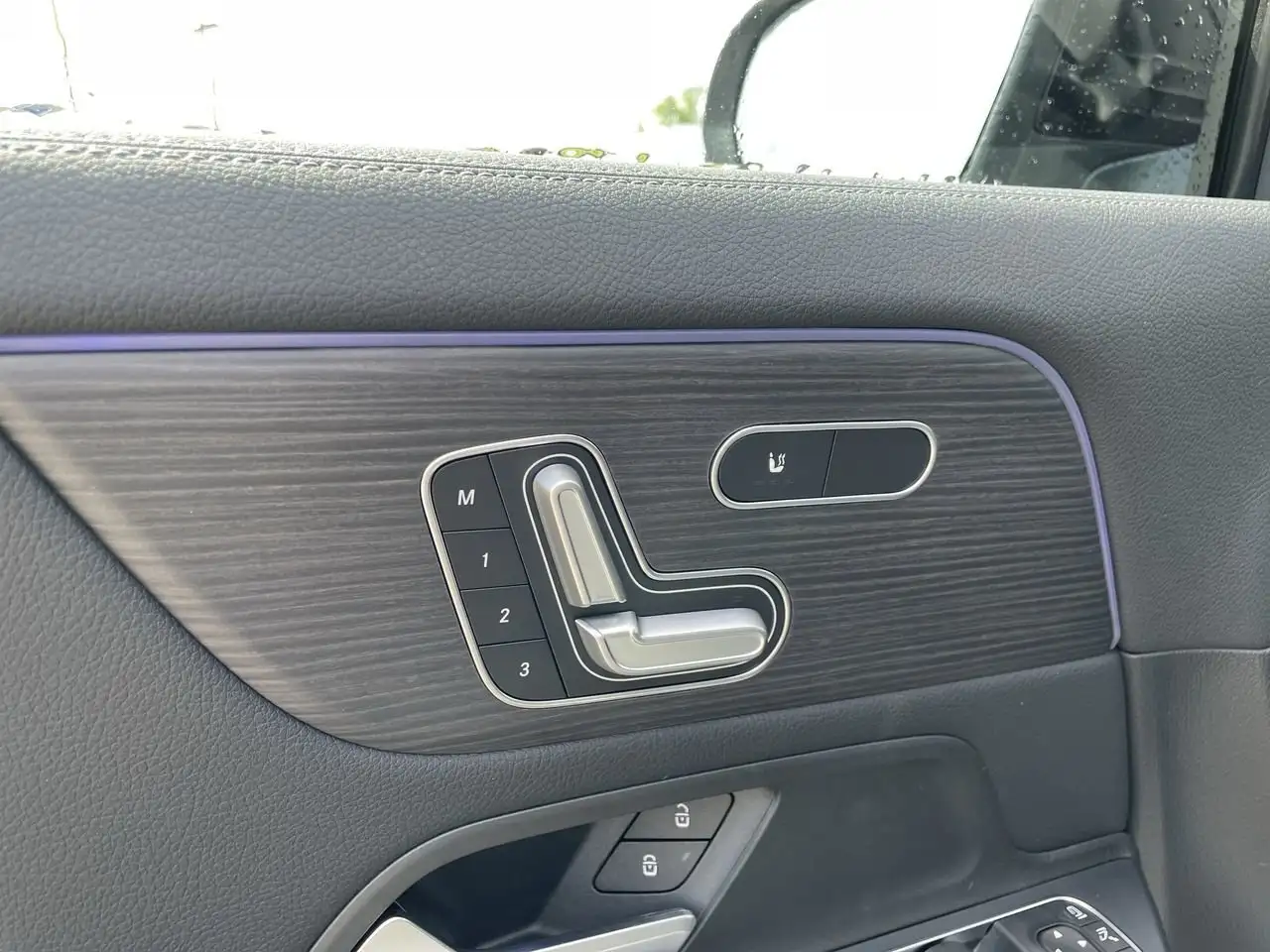 Mercedes-Benz GLA снимка Mercedes-Benz GLA
