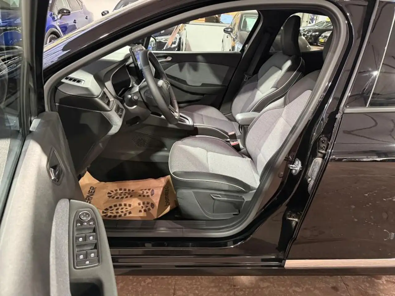 Renault Clio 1.6 145cv Automatic hybride noir 10/24 21109km GPS, миниатюра 10
