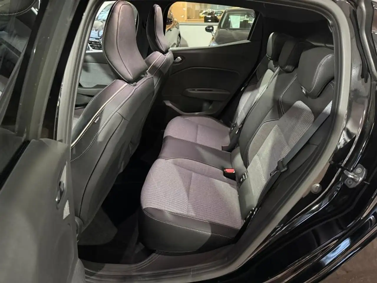 Renault Clio 1.6 145cv Automatic hybride noir 10/24 21109km GPS, миниатюра 9