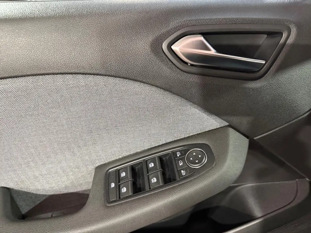Renault Clio 1.6 145cv Automatic hybride noir 10/24 21109km GPS, миниатюра 20