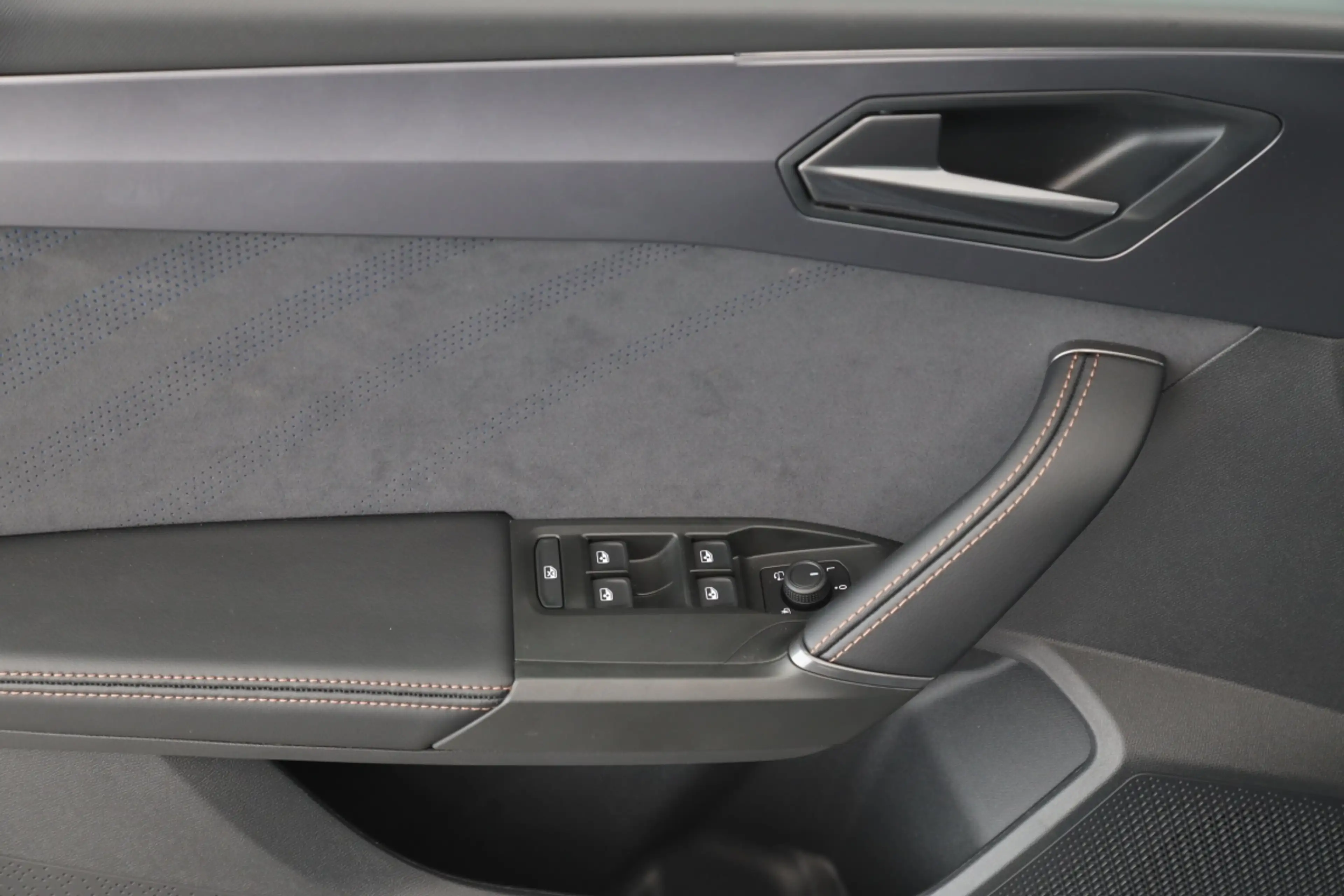 CUPRA Leon 1.5 eTSI DSG | Intelligent Drive Paket | — photo 14