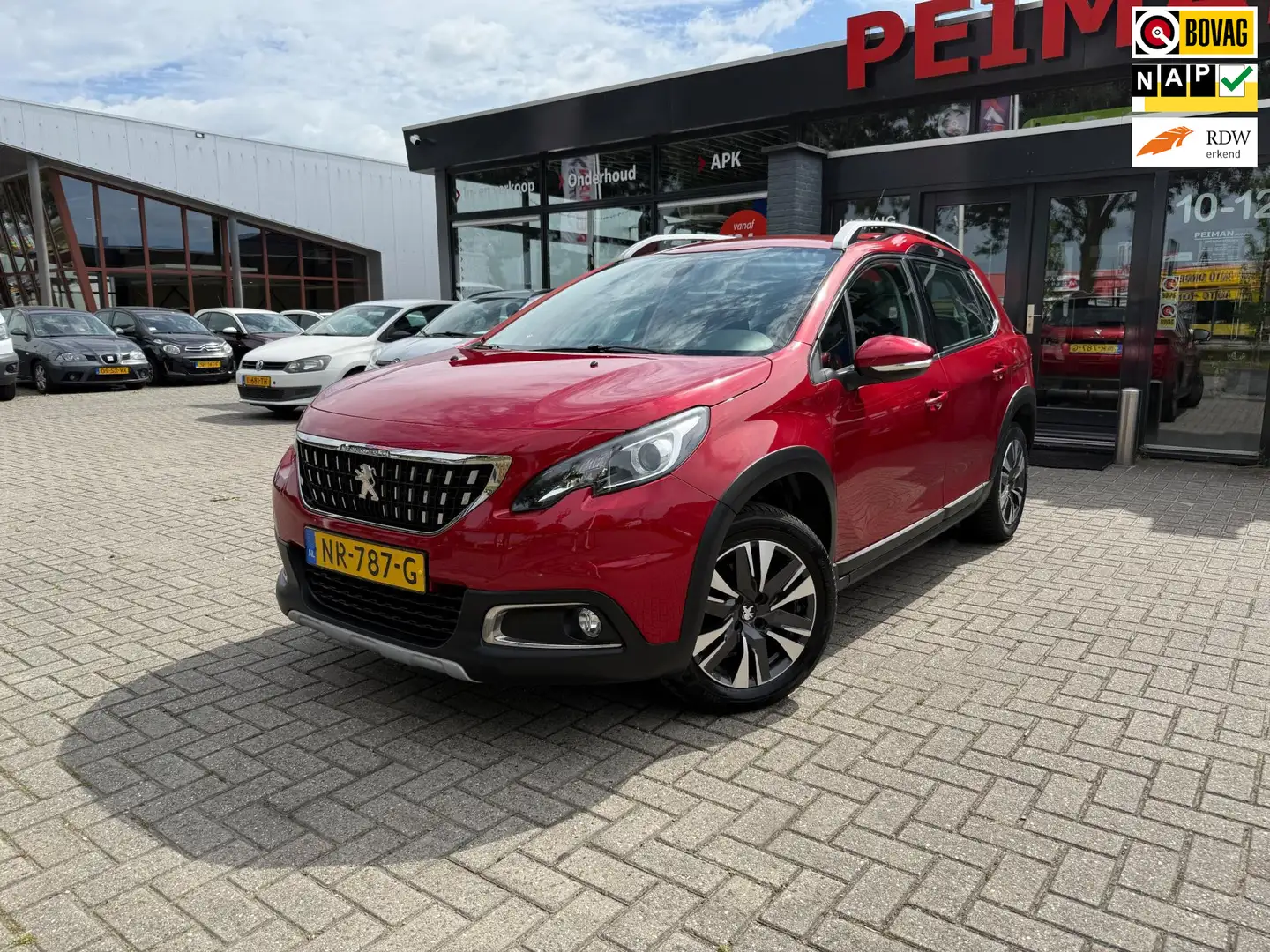 Peugeot 2008 1.2 PureTech Allure Rouge - 1